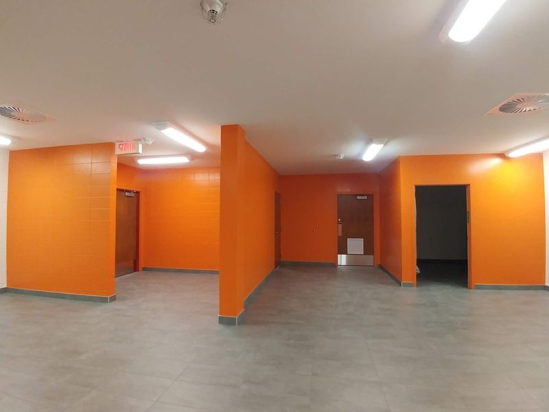 Projet peinture — Peinture ecole interieur murs orange 01 à Sorel‑Tracy