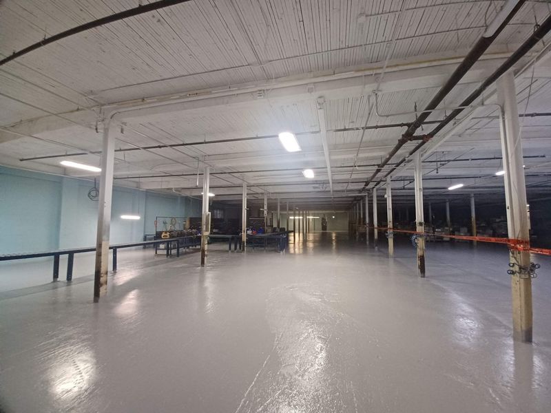 Peinture industrielle — Plancher epoxy entrepot 03 à Sorel‑Tracy