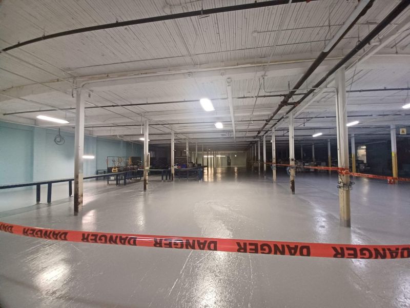 Peinture industrielle — Plancher epoxy entrepot 04 à Sorel‑Tracy