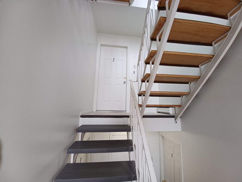 Peinture intérieure — Escalier cage escalier multi logement 01 à Sorel‑Tracy