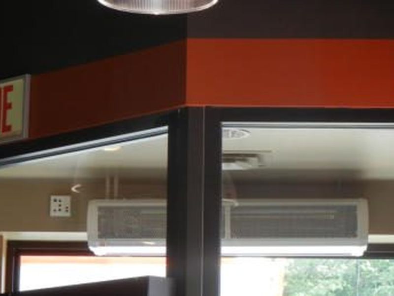 Peinture intérieure — Restaurant 01 à Sorel‑Tracy